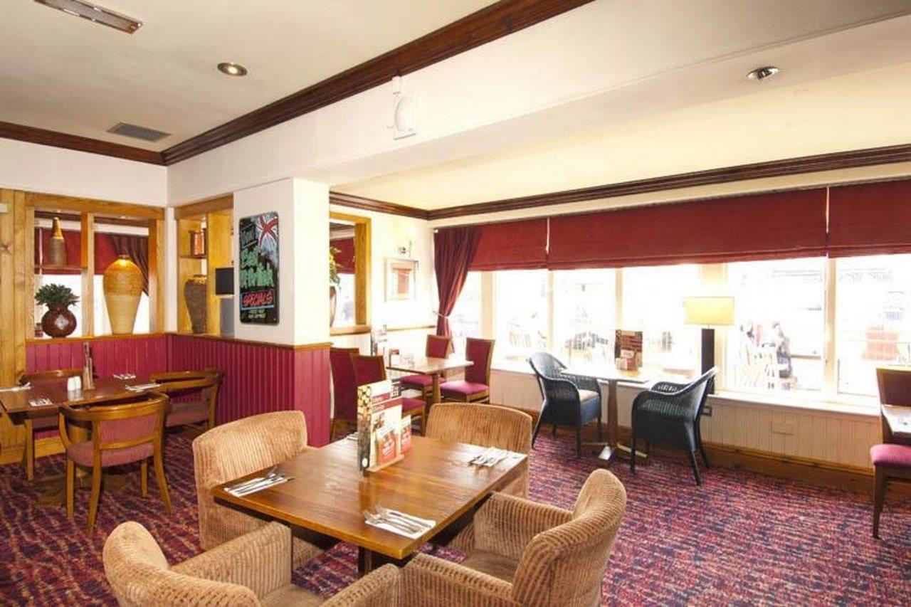 Premier Inn Huddersfield Central Eksteriør billede