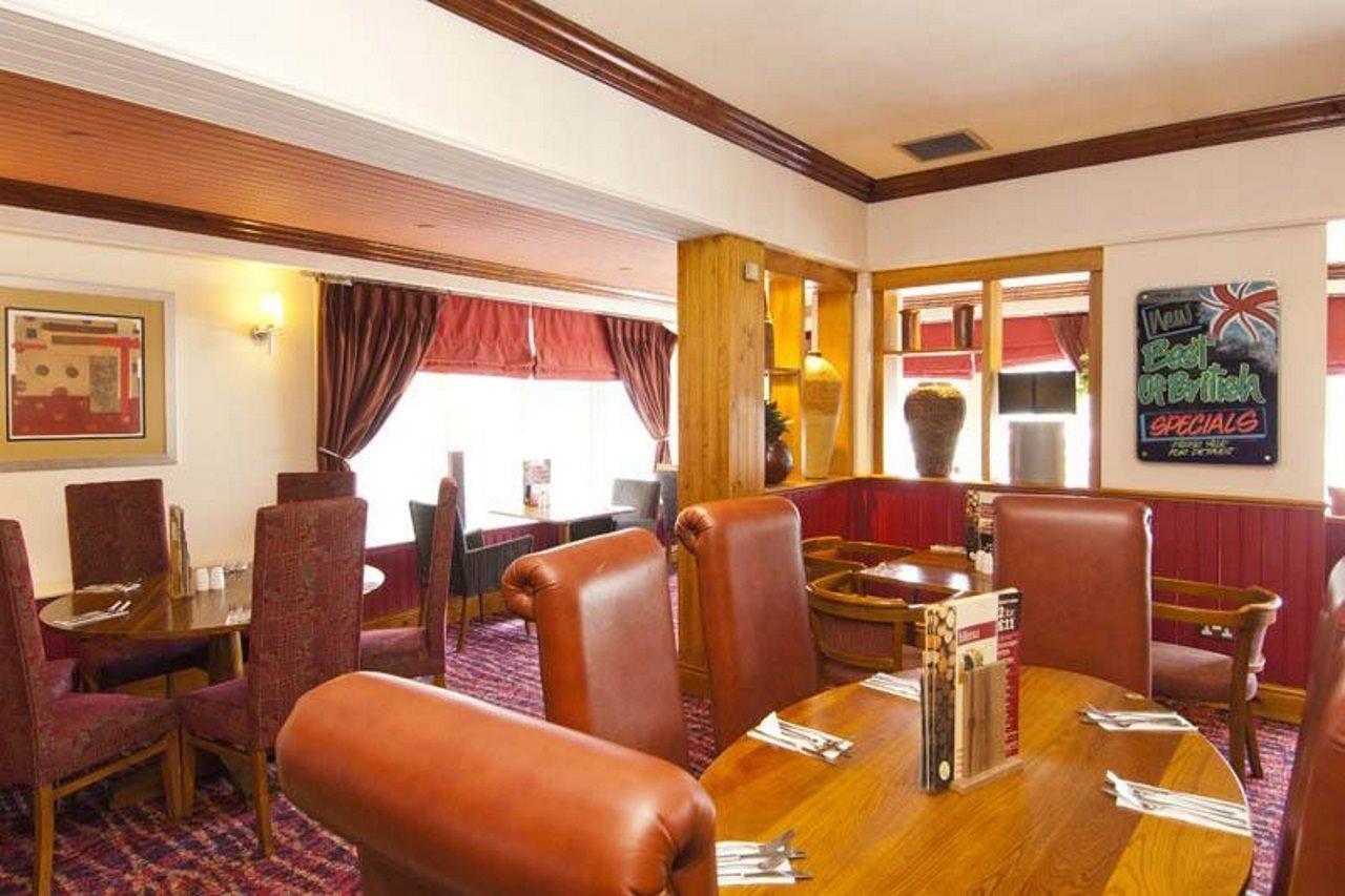 Premier Inn Huddersfield Central Eksteriør billede