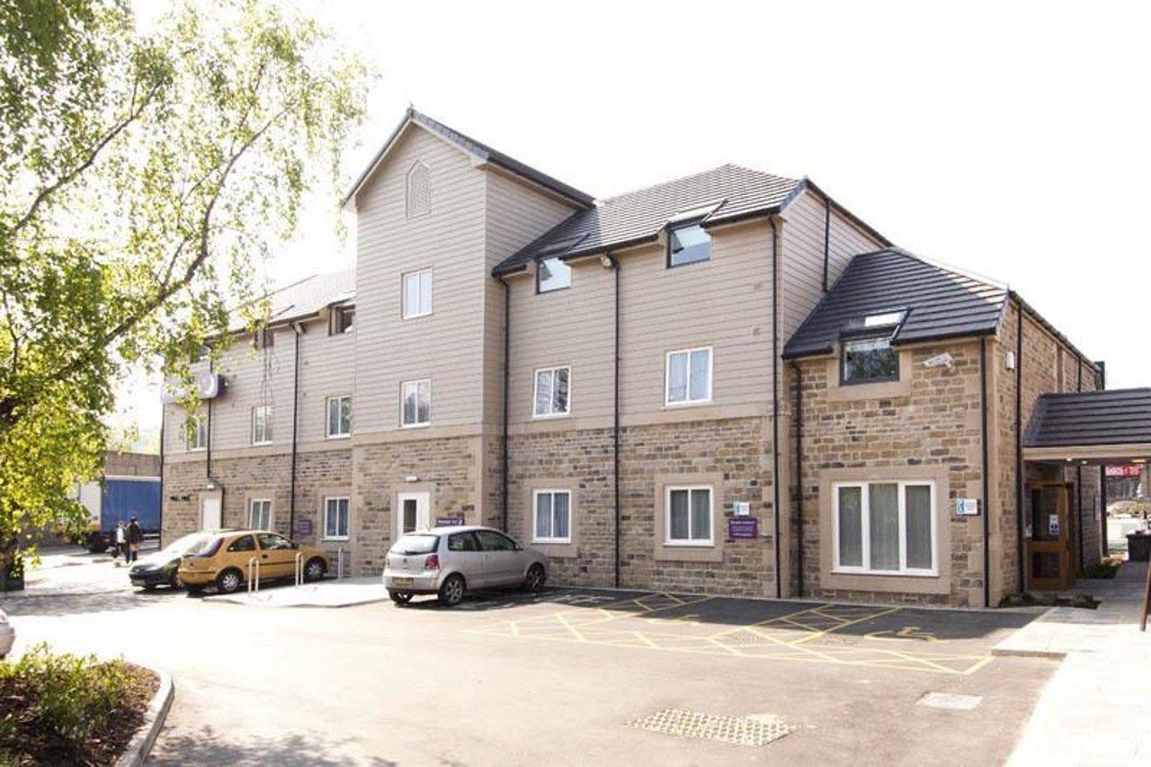 Premier Inn Huddersfield Central Eksteriør billede