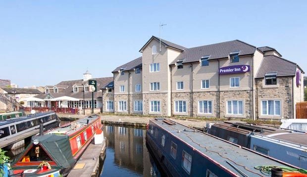 Premier Inn Huddersfield Central Eksteriør billede